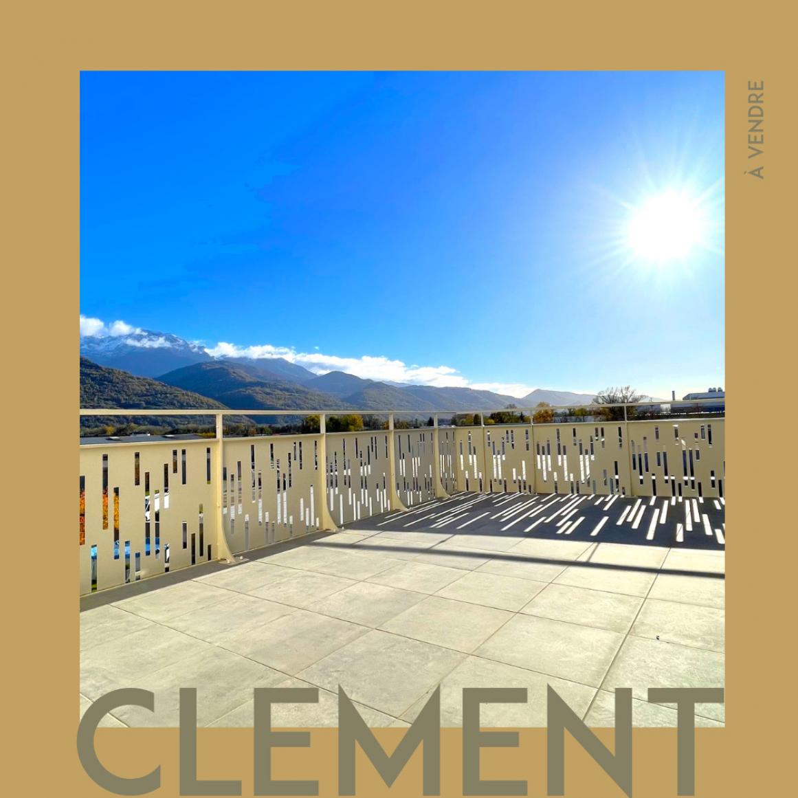 CLEMENT - Photo 1