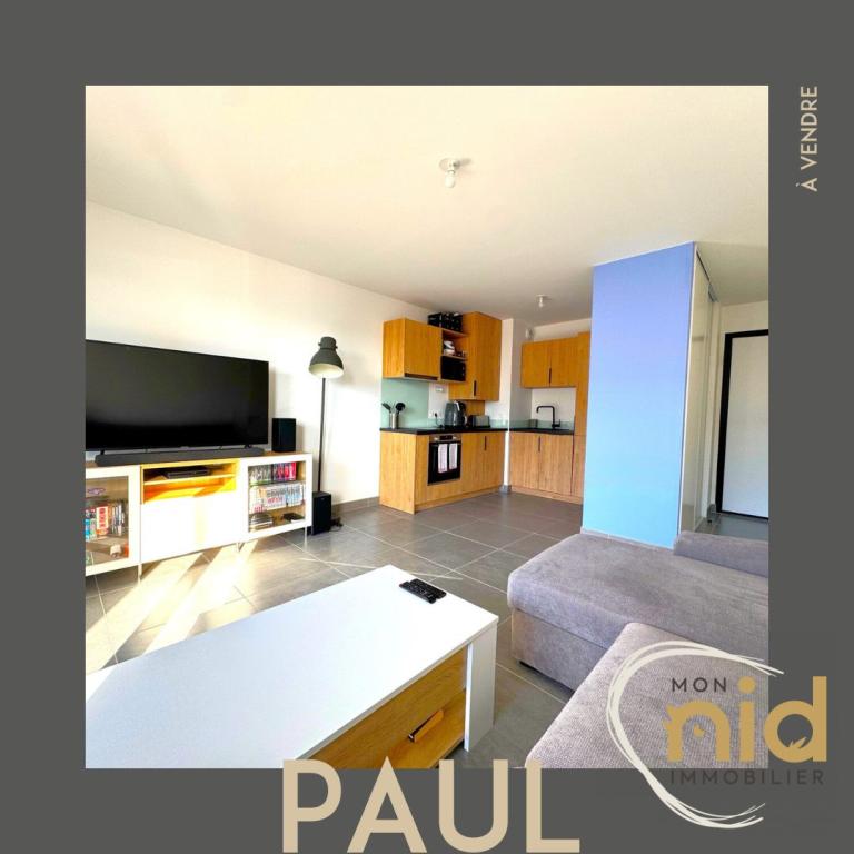 PAUL - Photo 1