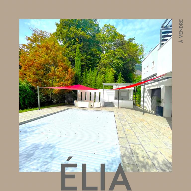 Elia - Photo 1